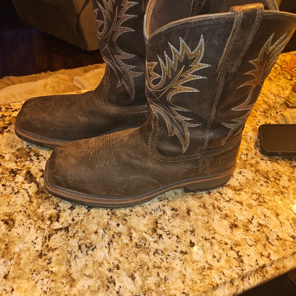 Mens Ariat workhog boots 13